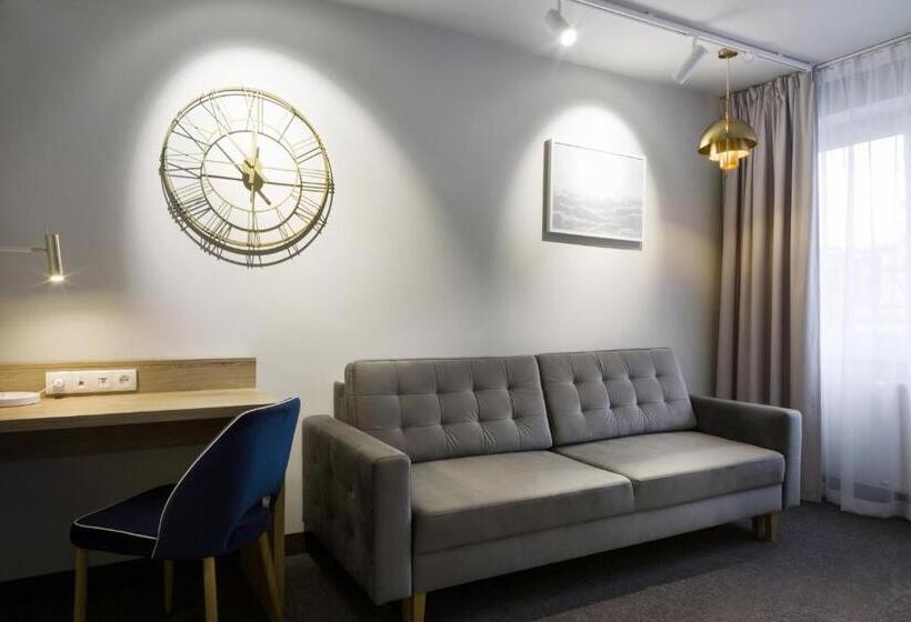 اتاق لوکس سه تخته, Halo Toruń