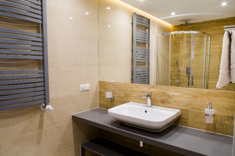 اتاق لوکس سه تخته, Halo Toruń