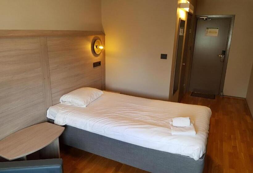 חדר סטנדרט, L Stinsen