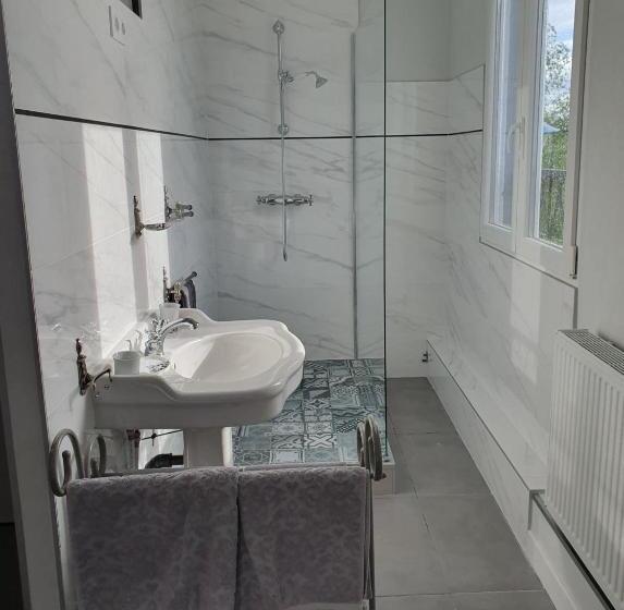 חדר דלוקס, Hôtel Restaurant Du Commerce