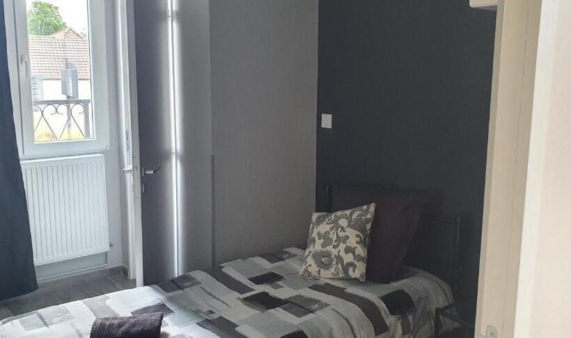 חדר דלוקס יחיד, Hôtel Restaurant Du Commerce