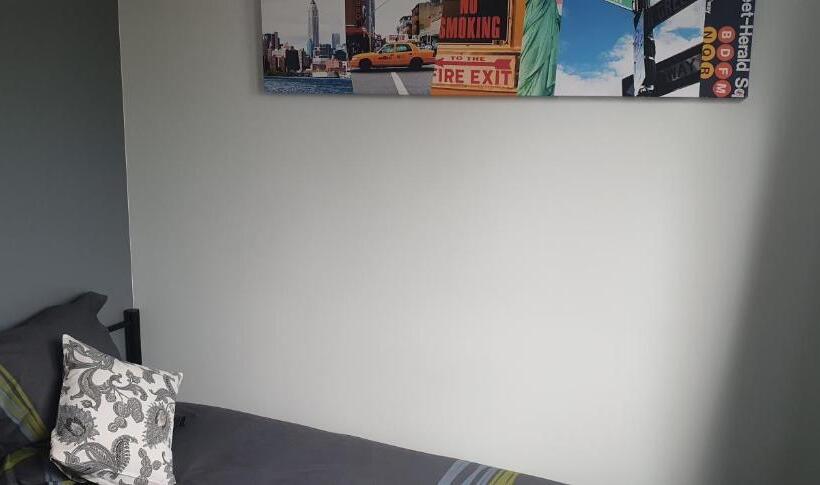 חדר סטנדרט יחיד, Hôtel Restaurant Du Commerce