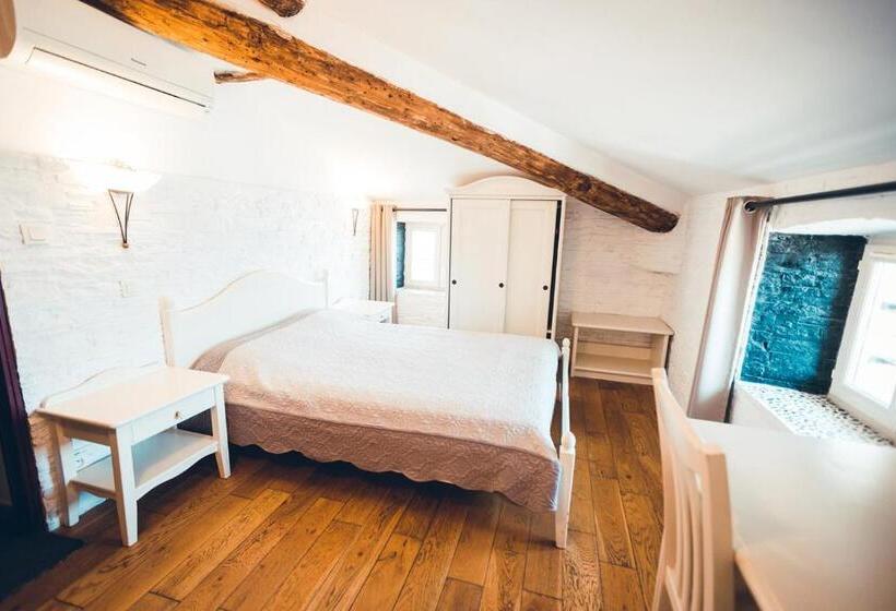 ペントハウスルーム, Marina D'oro