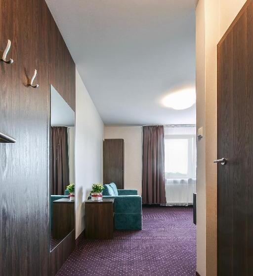 חדר דלוקס, Pod Lipami