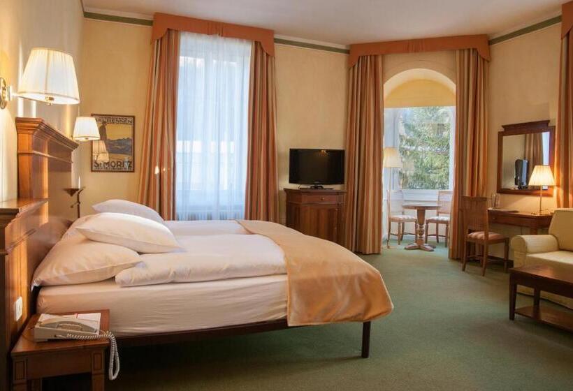 غرفة عائلية, Reine Victoria