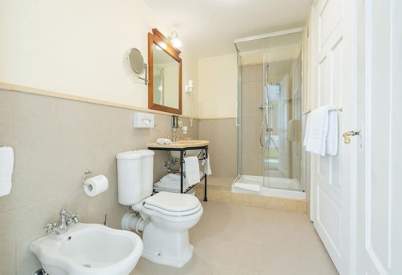 غرفة عائلية, Reine Victoria