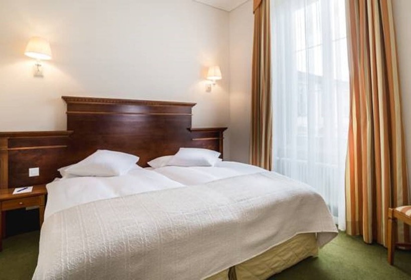 غرفة سوبيريور, Reine Victoria