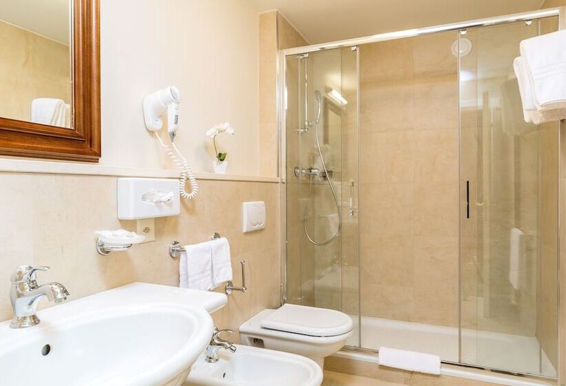 غرفة سوبيريور, Reine Victoria