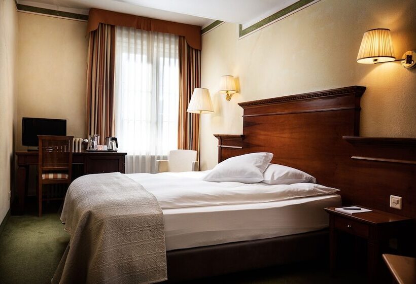 غرفة إقتصادية فردية, Reine Victoria