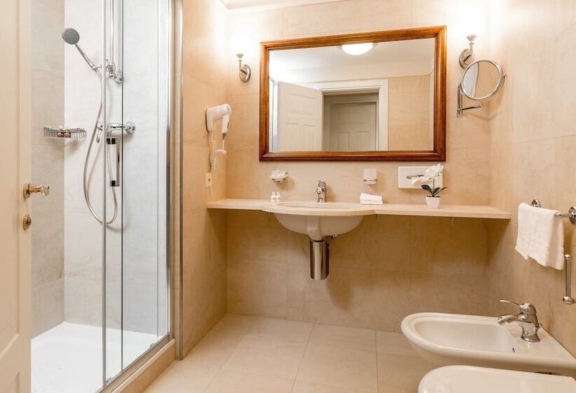 غرفة ديلوكس, Reine Victoria