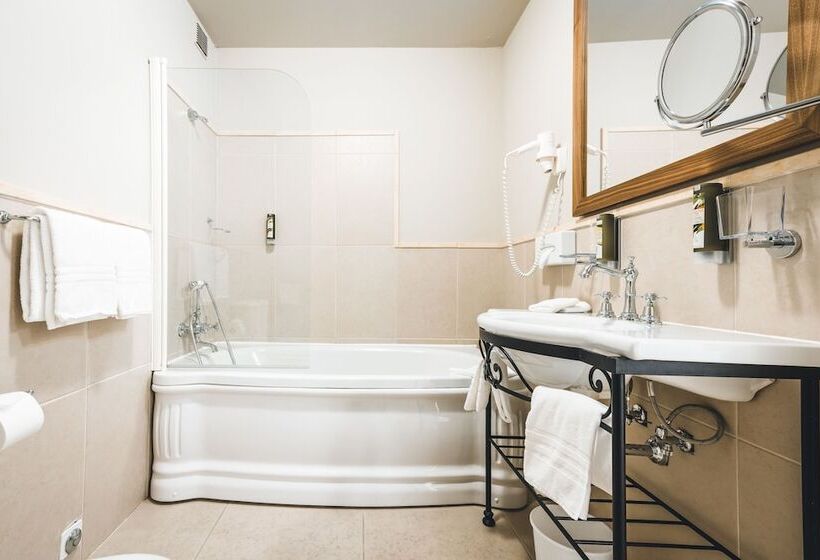 غرفة سوبيريور, Reine Victoria