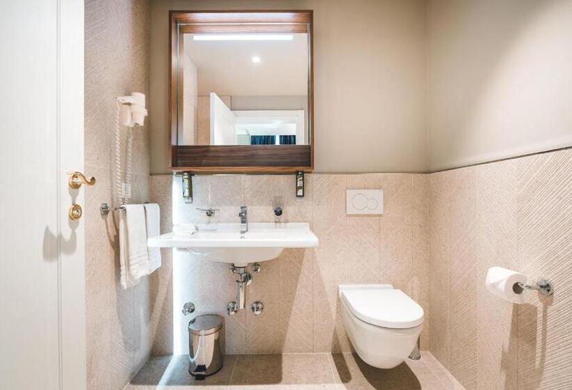 غرفة ديلوكس, Reine Victoria