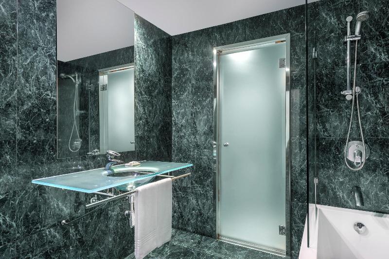 غرفة إقتصادية, Reine Victoria