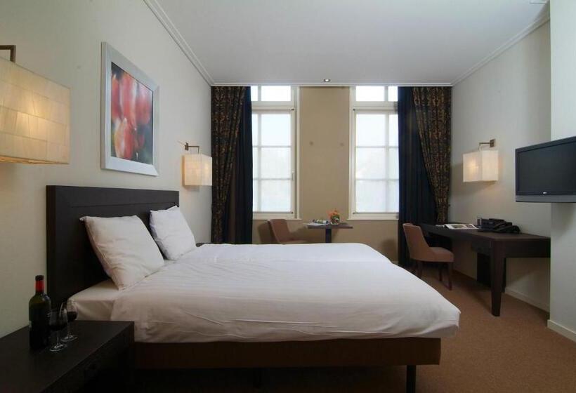 デラックスルーム, Restaurant La Sonnerie