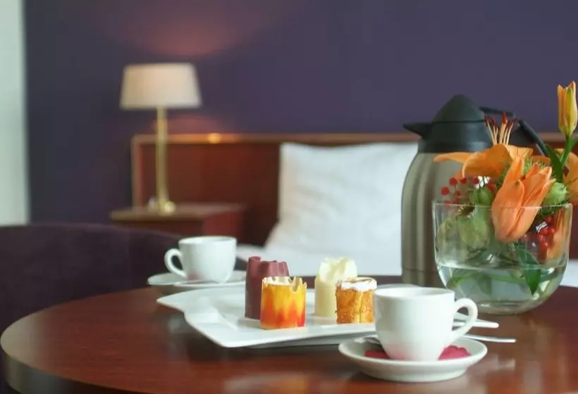 スタンダードルーム, Restaurant La Sonnerie