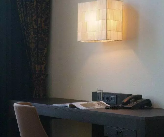 デラックスルーム, Restaurant La Sonnerie