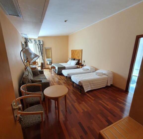 패밀리 룸, Riviera