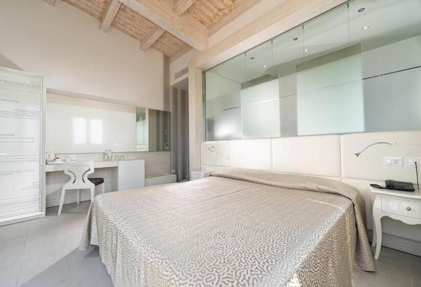 سوییت جونیور اجرایی, Sheila