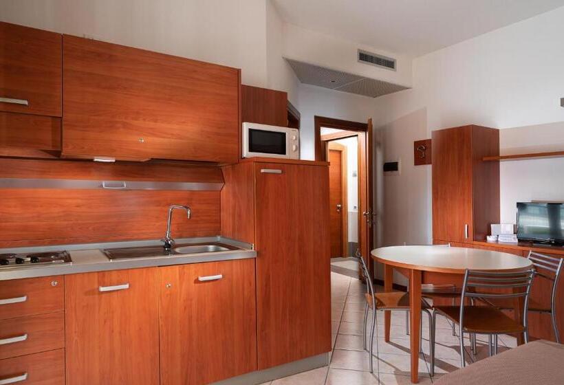 استودیو استاندارد با بالکن, Sheila