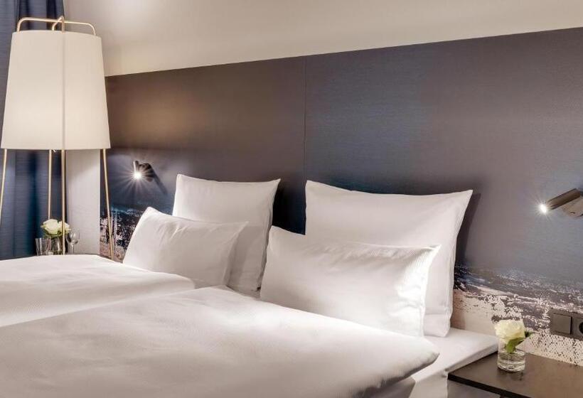 סוויטת ג'וניור, The Yard Bad Honnef