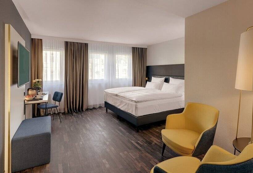 חדר סופריור, The Yard Bad Honnef