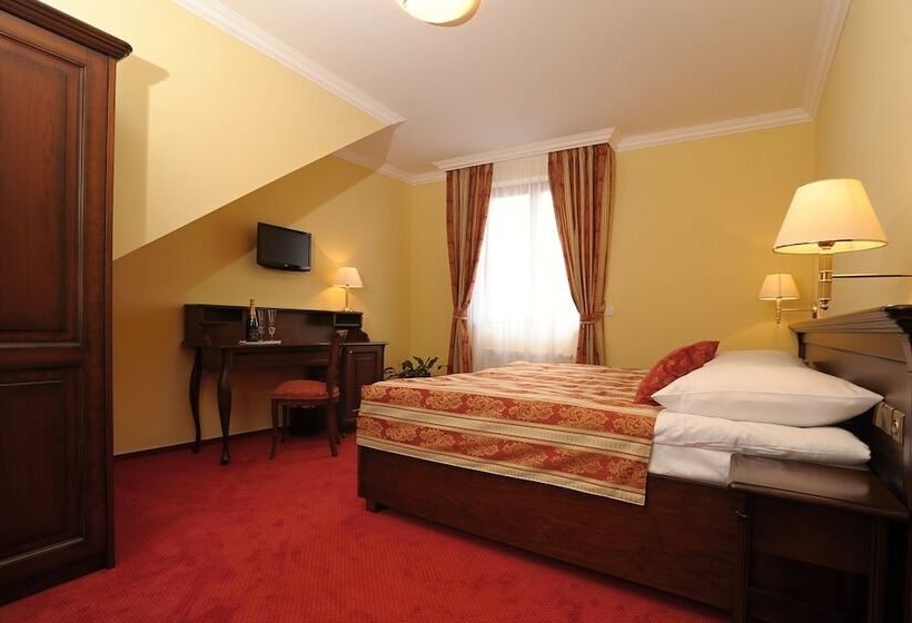 חדר משפחתי, U Krále