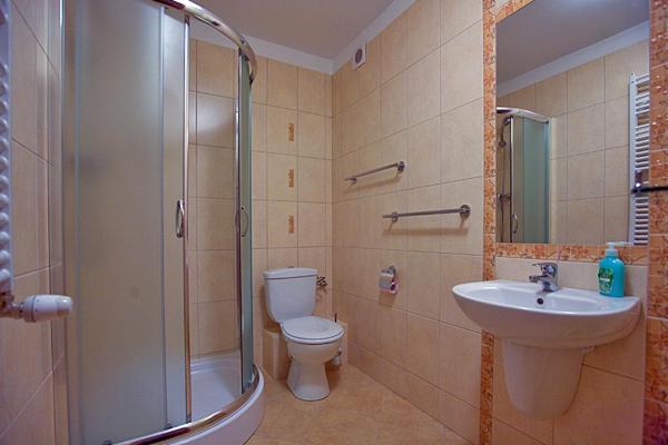 标准间, Willa Atena