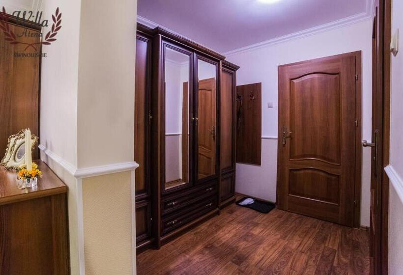 四人标准间, Willa Atena