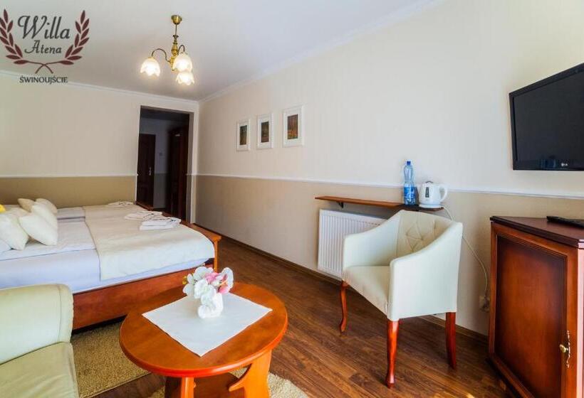 标准三人间, Willa Atena