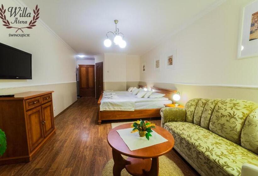 标准三人间, Willa Atena