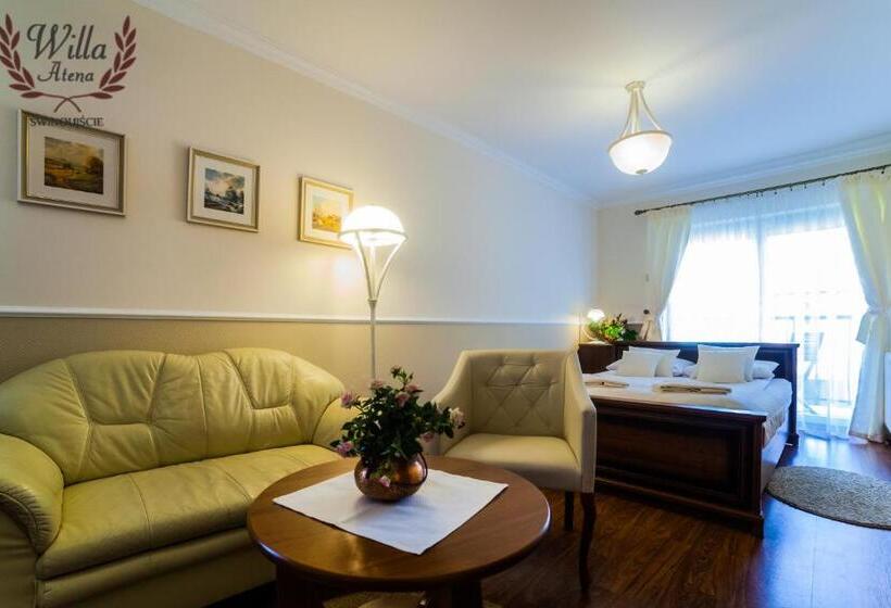 标准三人间, Willa Atena