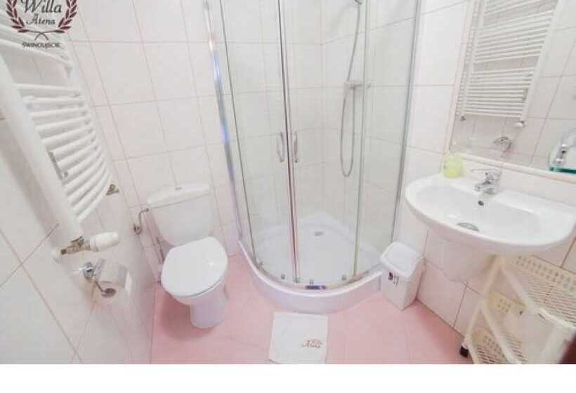 标准间, Willa Atena