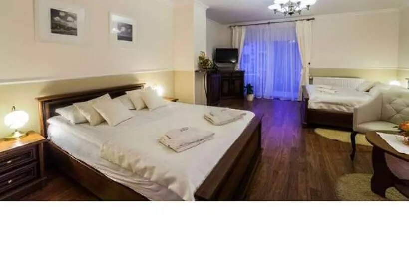Standard Neljän Hengen Huone, Willa Atena