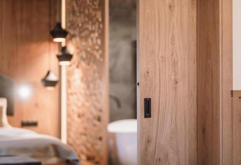 סוויטה, Majestic Hotel & Spa Resort