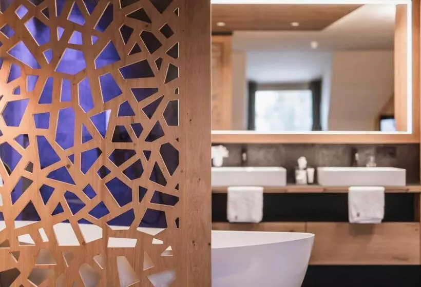 スイート, Majestic Hotel & Spa Resort