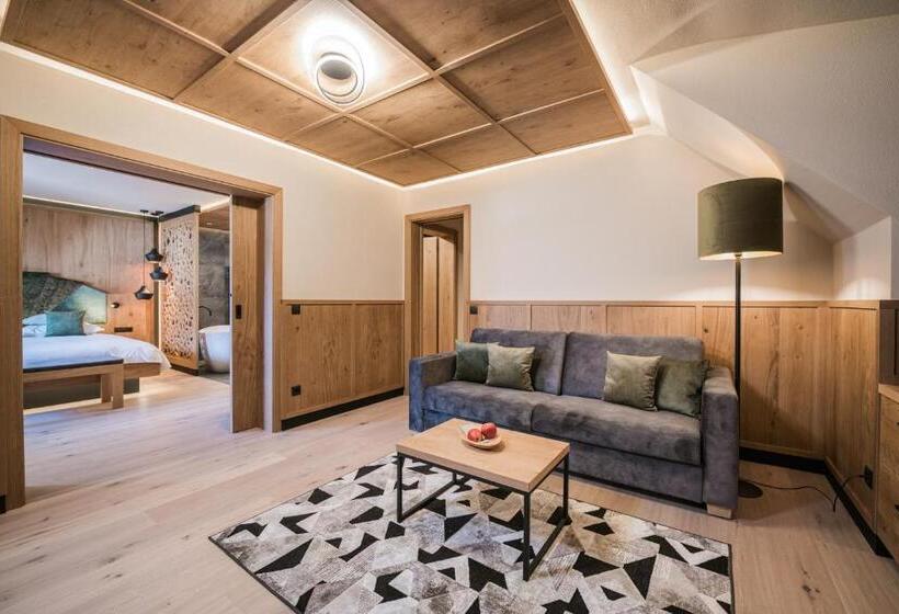 סוויטה, Majestic Hotel & Spa Resort