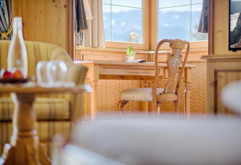 חדר סטנדרט לשלושה, Majestic Hotel & Spa Resort