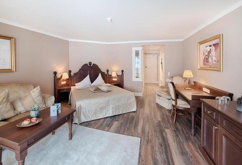 חדר דלוקס עם מרפסת, Majestic Hotel & Spa Resort