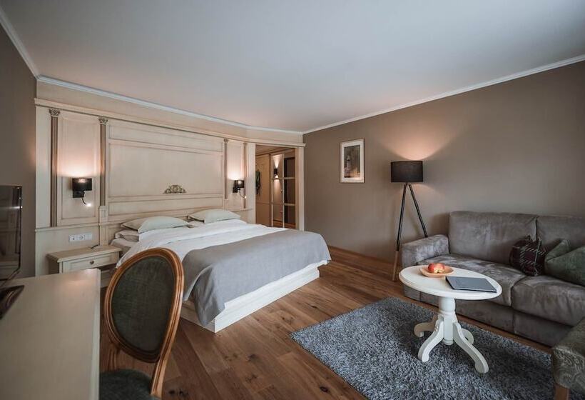 חדר סטנדרט עם מרפסת, Majestic Hotel & Spa Resort