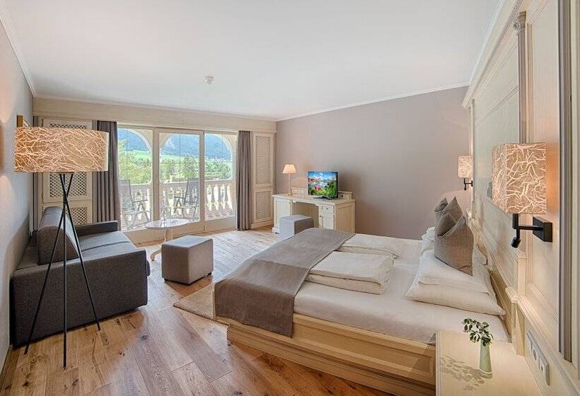 חדר סטנדרט עם מרפסת, Majestic Hotel & Spa Resort