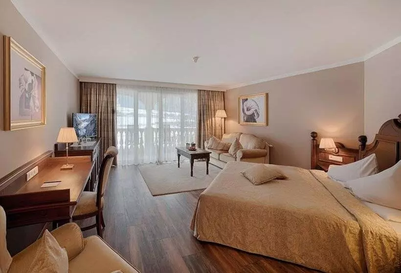 バルコニー付きデラックスルーム, Majestic Hotel & Spa Resort