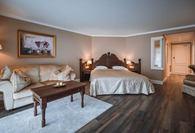 חדר דלוקס עם מרפסת, Majestic Hotel & Spa Resort