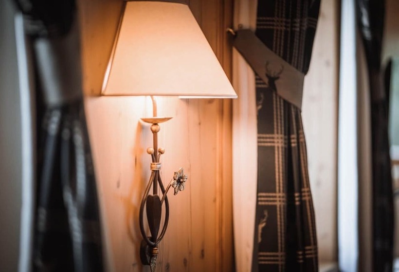 חדר סטנדרט לשלושה, Majestic Hotel & Spa Resort