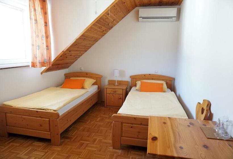 اتاق استاندارد, Rooms & Apartments Pr Matjon