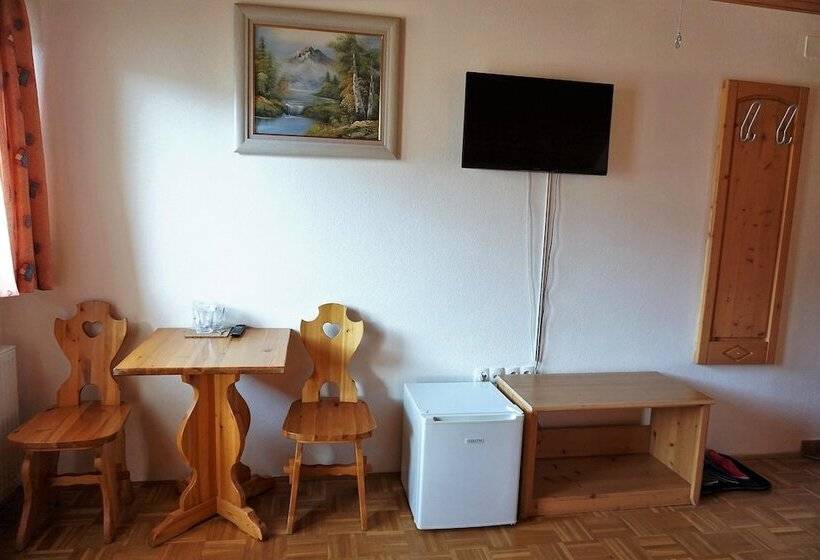 اتاق استاندارد سه نفره, Rooms & Apartments Pr Matjon