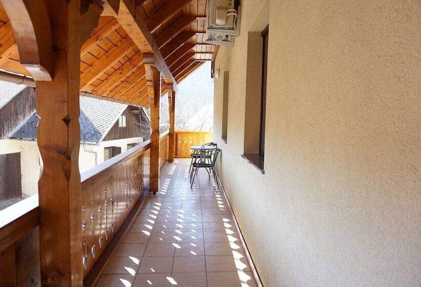 اتاق خانوادگی, Rooms & Apartments Pr Matjon