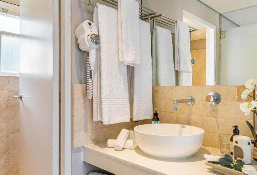 Номер Deluxe, The Glen Boutique Hotel & Spa