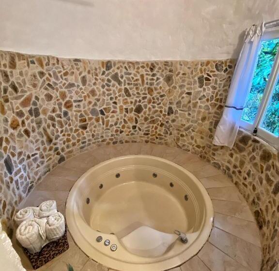 샬레, Avalon Hotel Campestre