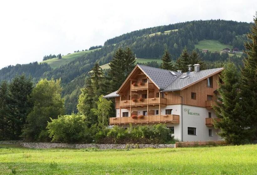 דירת שני חדרים עם מרפת, Appartments Helvetia