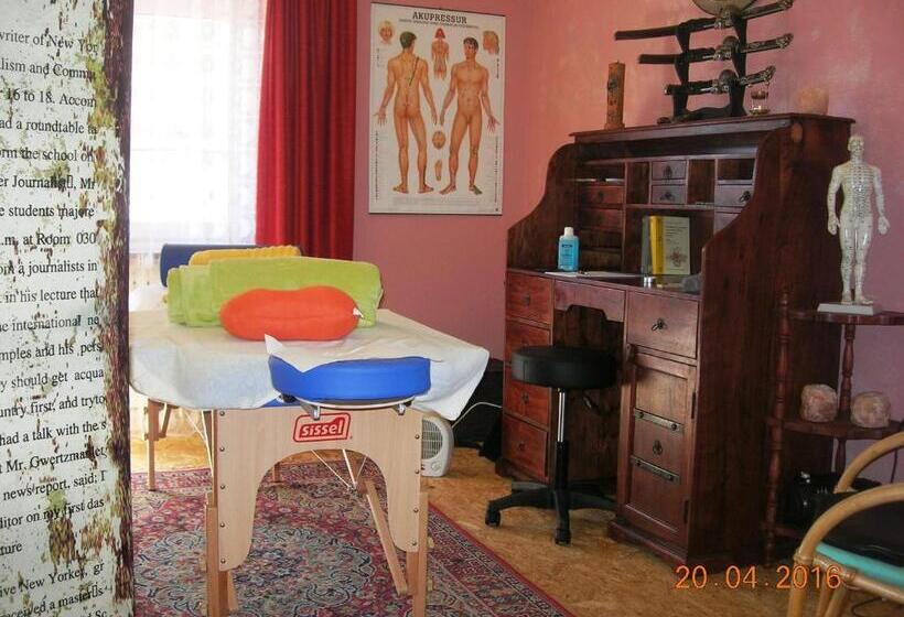 דירת חדר בקומת קרקע, Appartments Helvetia